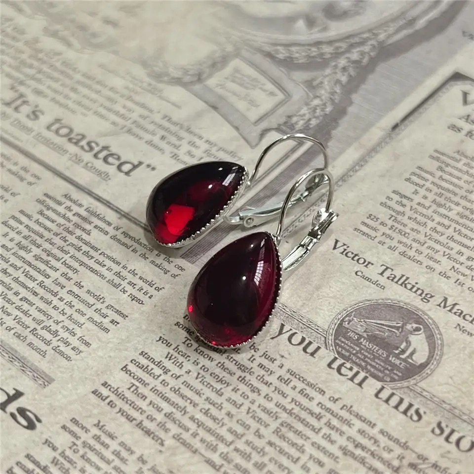 Women'S Vampire Accessories - Anting-anting merah darah vampir Gotik untuk